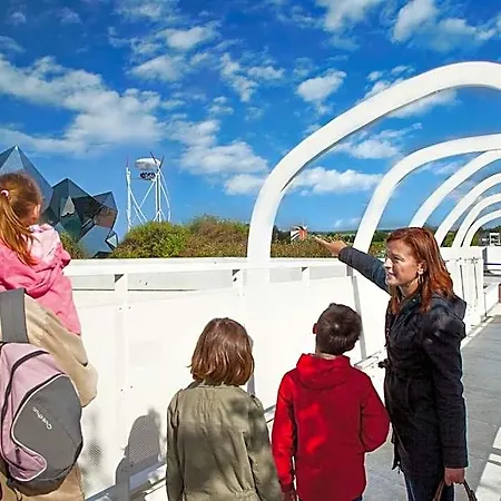 Du Futuroscope Отель Biard